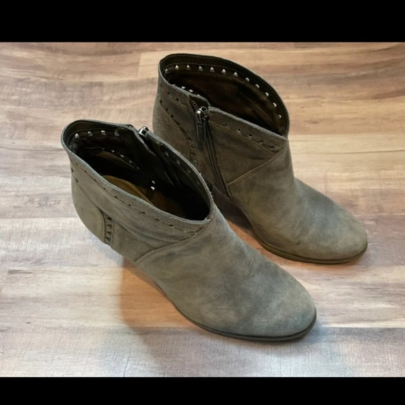 Vince Camuto Fritan Ankle Boots - Picture 1 of 4